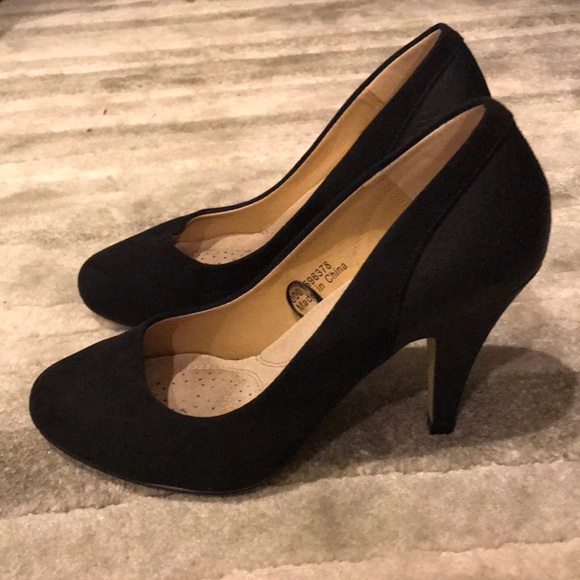 Black suede heels - Picture 1 of 3